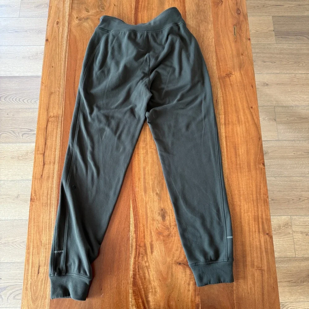 Lululemon Women's Army Green‎ Soft Joggers Size 6